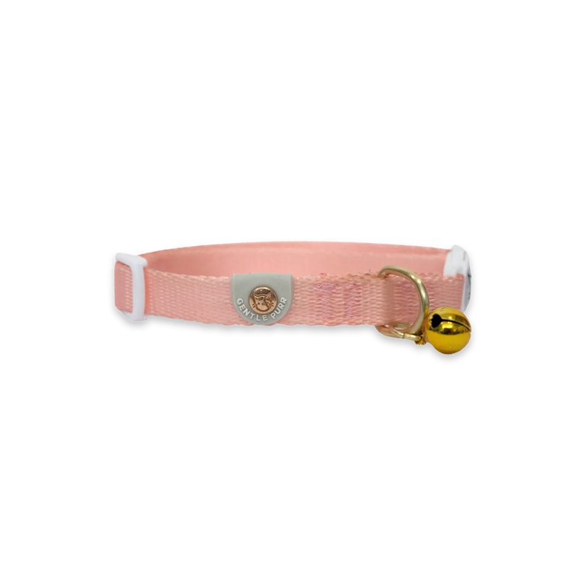 Gentle Purr_Camelia_Cat Collar_Lifestyle