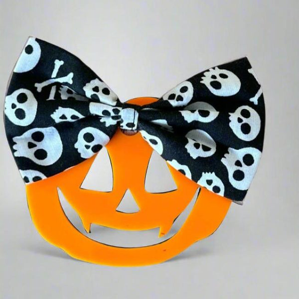 Howl & Growl_Dog Bow Tie_Halloween Skulls